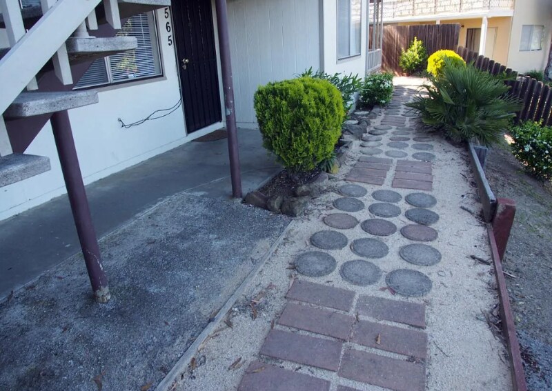 Building Photo - 1563 Valle Vista Ave