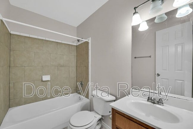 Building Photo - 400 N 38th St