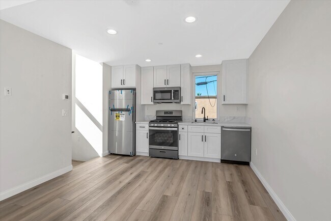 Building Photo - 4050 Cherokee Ave