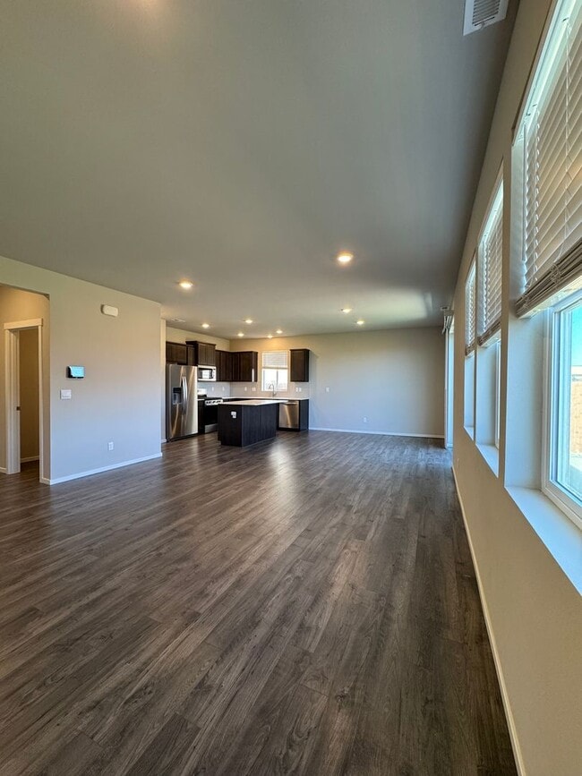 Building Photo - Modern 4-Bed Home for Rent