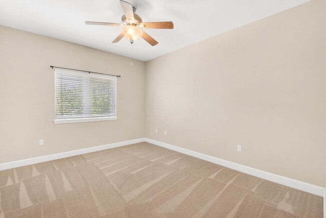 Building Photo - Charming 2-Bed, 2.5-Bath Townhouse Retreat in the Heart of Fort Walton Beach!