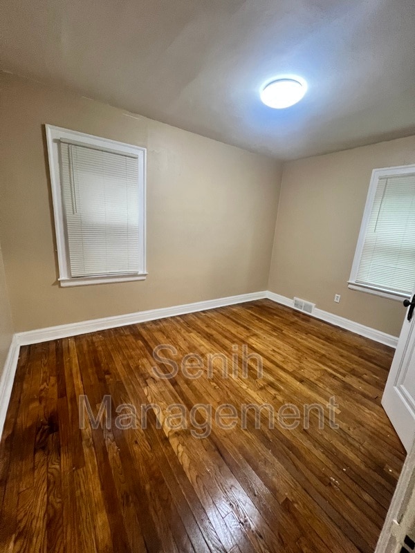 Building Photo - 6479 Plainview Ave