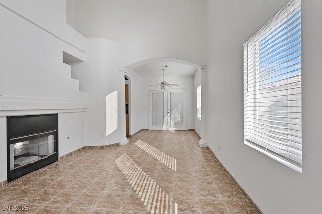 Building Photo - 8758 Arawana Pl