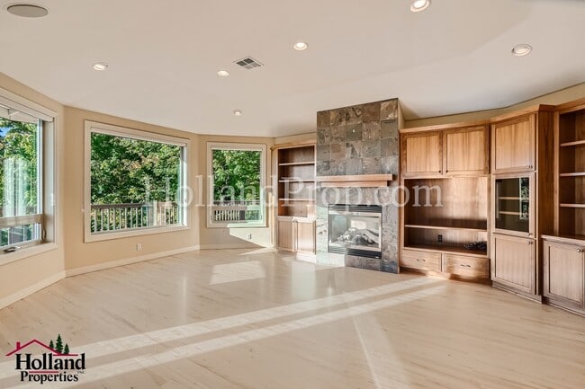 Building Photo - Gorgeous Single Home in Great location!!!