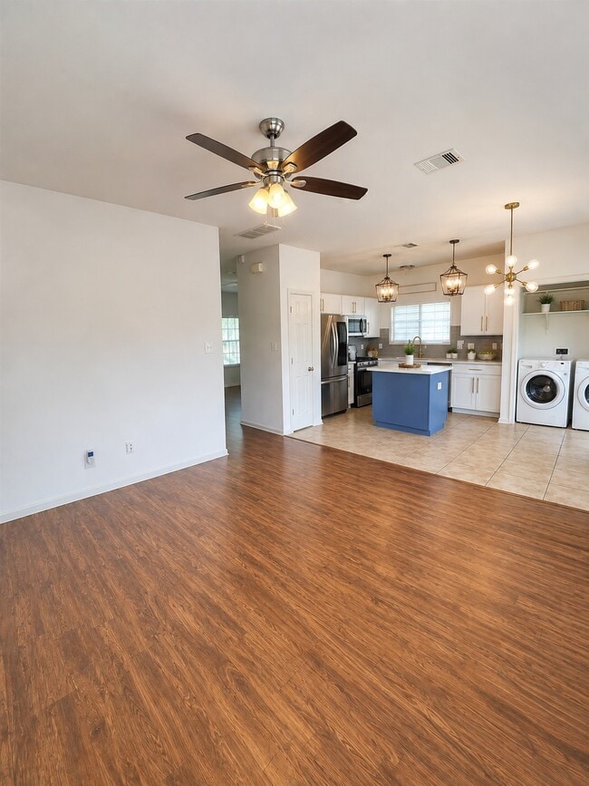 Building Photo - 11738 Jelicoe Dr