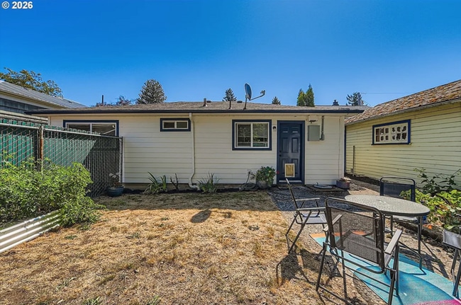 Building Photo - Ready Now - Just A Birdie Away from Rose City Golf Course!