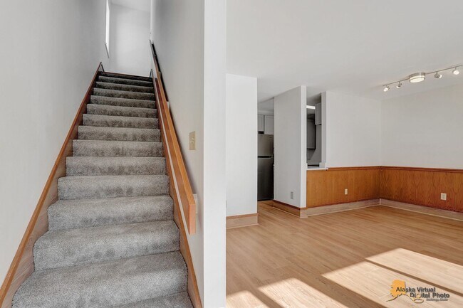 Building Photo - 2606 W 30th Ave