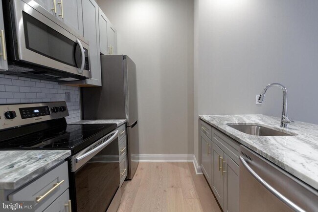 Building Photo - 1411 Walnut St