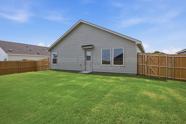 Building Photo - 3719 Longleaf Dr