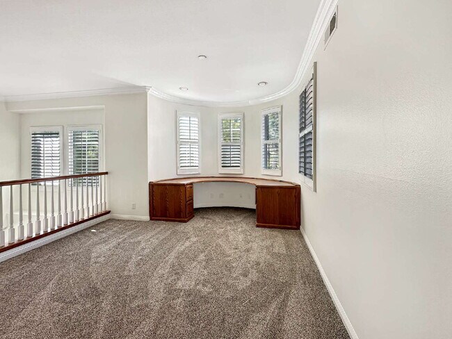 Building Photo - Discover the Essence of Luxury Living in V...