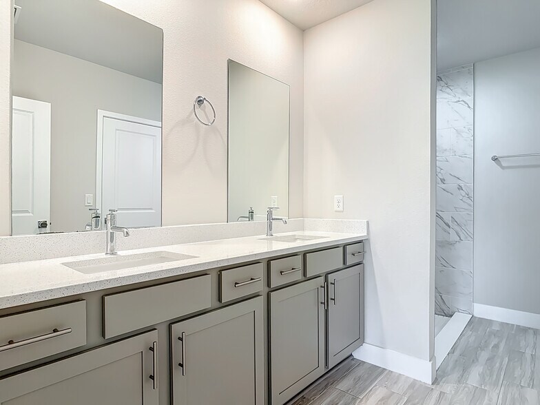 Building Photo - 60 Ballenger Ln