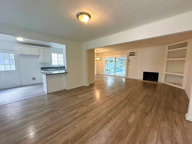 Building Photo - Comfort, Style & Convenience in Hacienda Heights