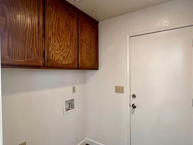 Building Photo - Charming 3 Bedroom 2 Bath Home in Elk Grov...