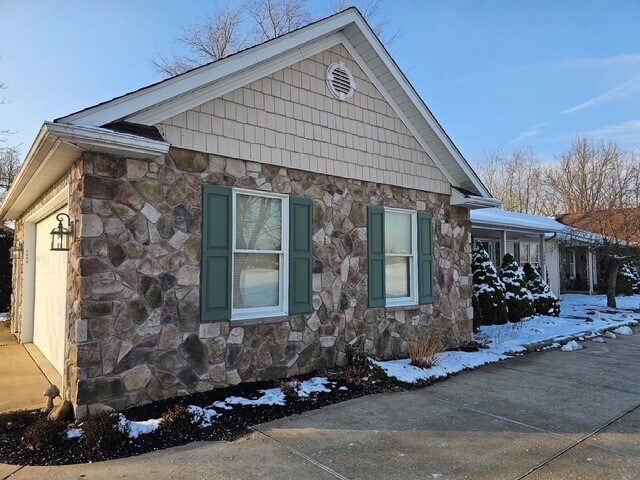 Front - 1009 Woodland St SW