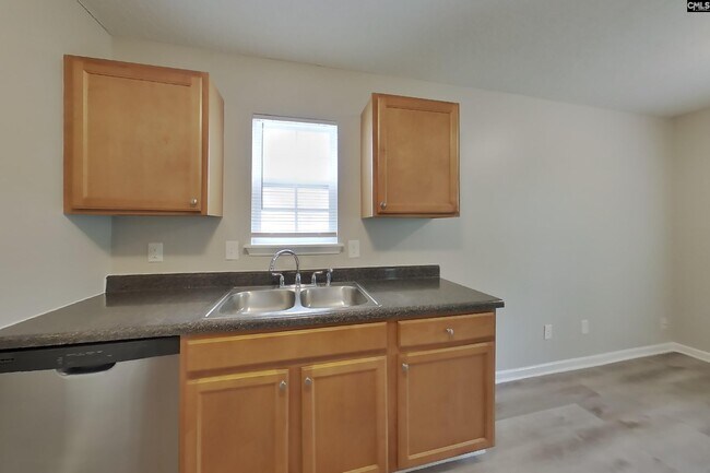Building Photo - 324 Valley Heights Ln