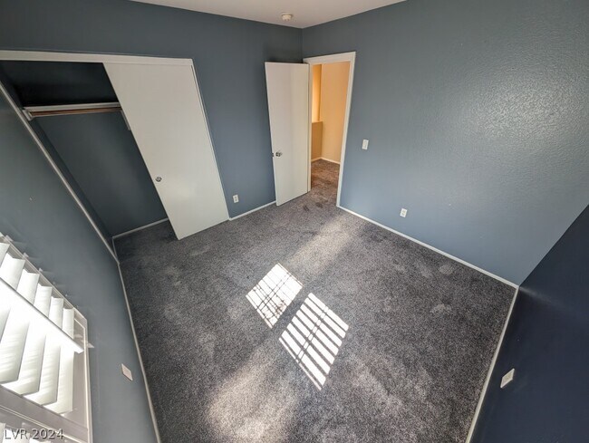 Building Photo - 10388 Poker Alice Ct
