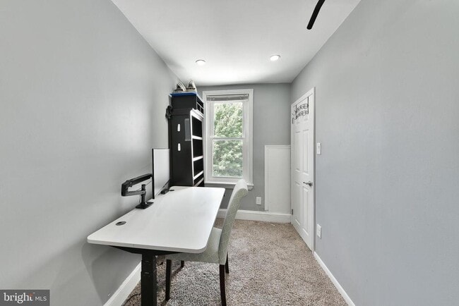 Building Photo - 3120 Almond St