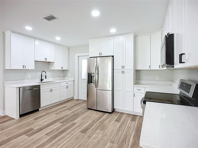 Building Photo - 1307 Eagleview Dr