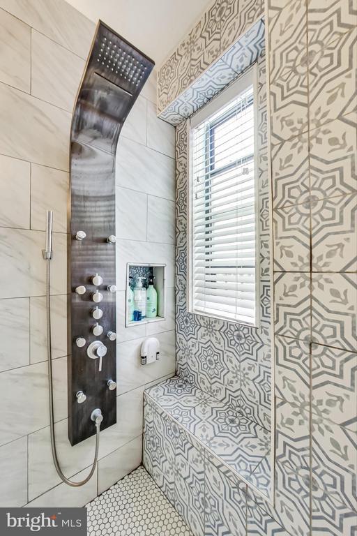 Building Photo - 1 Scott Cir NW