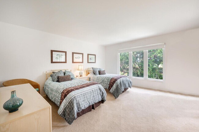 Building Photo - 241 Palm River Blvd