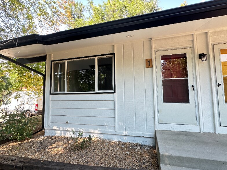 Building Photo - 1216 Maple St