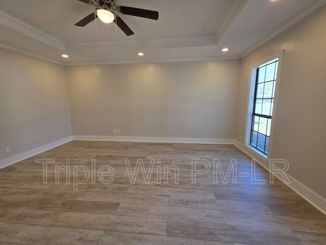 Building Photo - 202 Rosemary Ln