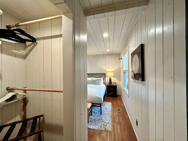 Building Photo - 617 Freel Dr