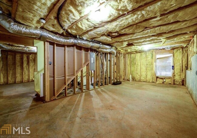 Building Photo - 2725 Silver Hill Terrace SE