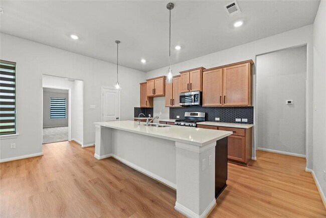 Building Photo - 839 Sarasota Shore Dr