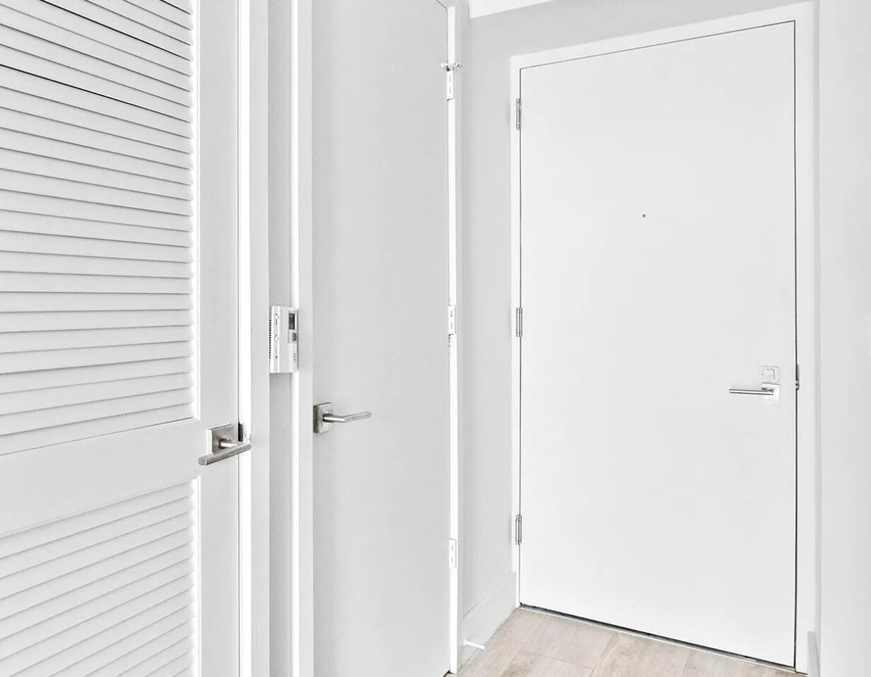 Building Photo - 121 NE 34th St