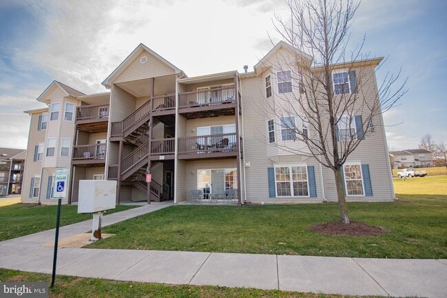 Building Photo - 152 Brookland Ct