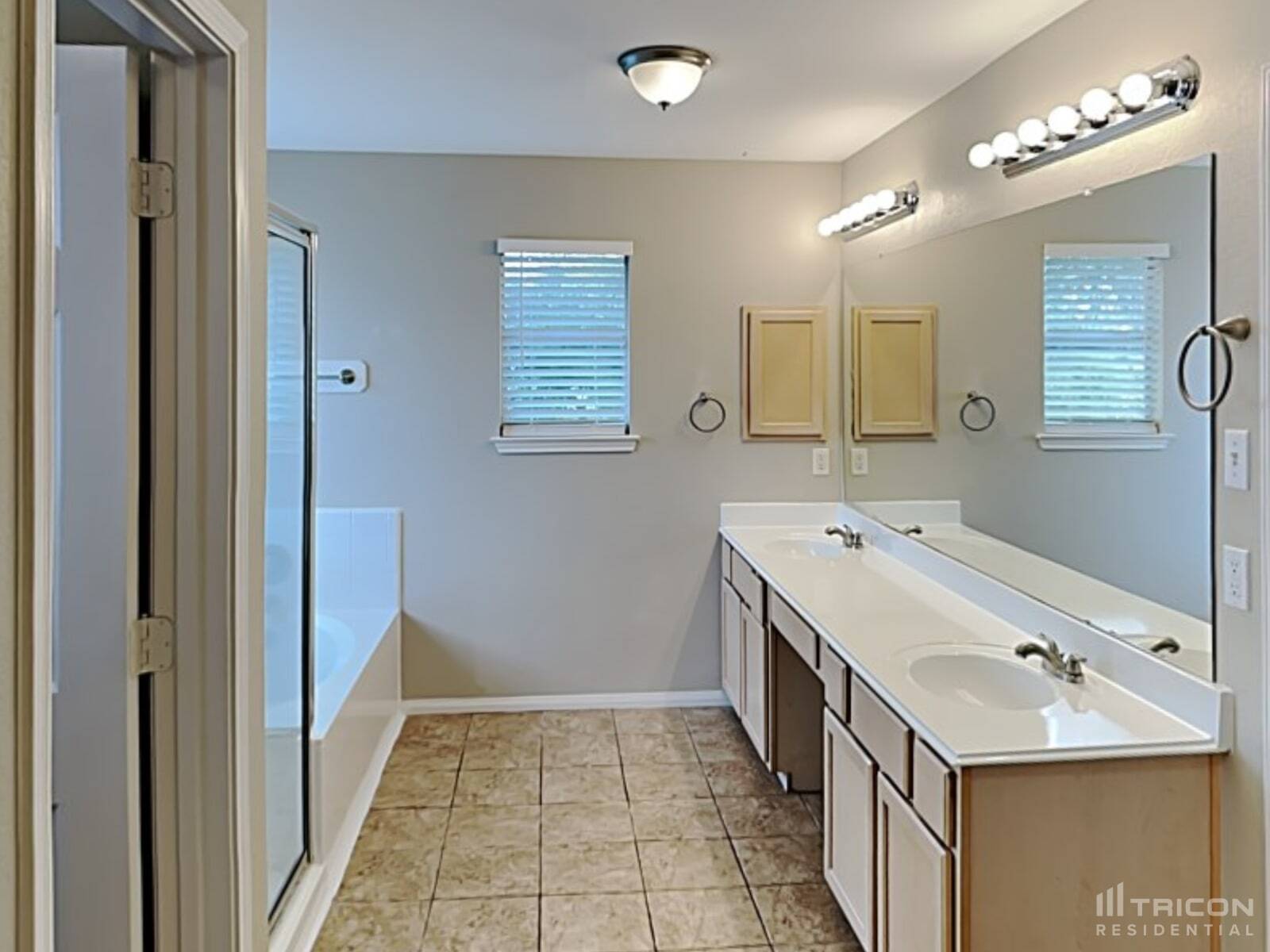 Building Photo - 7719 Trophy Pl Dr