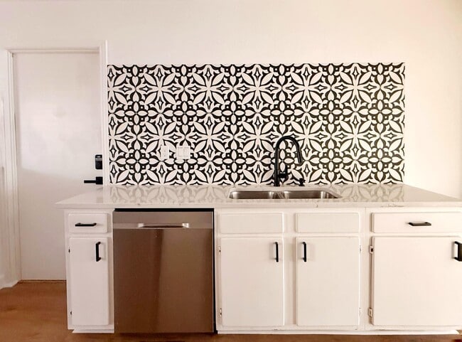 Building Photo - 1706 Woodwind Ln