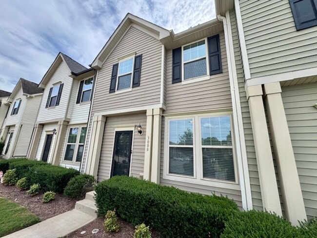 Building Photo - Crosstowne Townhome Available NOW!