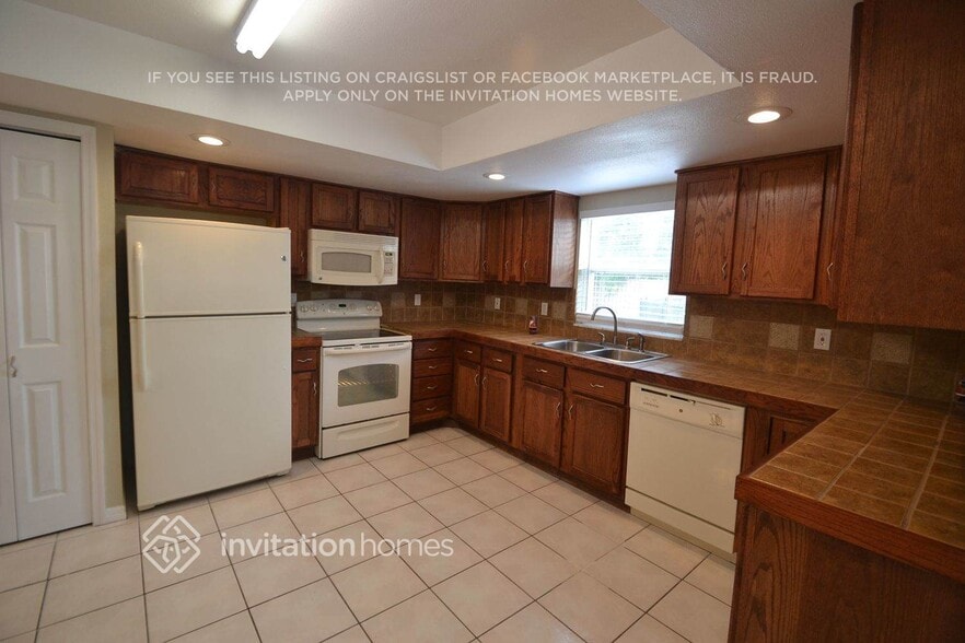 Building Photo - 12105 72nd St N