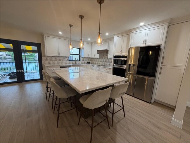 Building Photo - 16022 Kilmarnock Dr