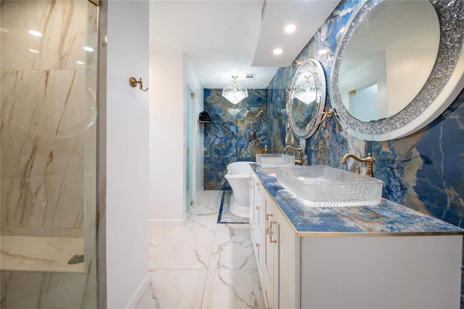 Building Photo - 16770 Lakeview Ct