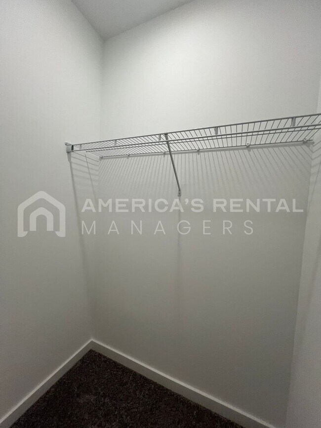 Building Photo - Home for rent in Hoover! Available to View Now!!!