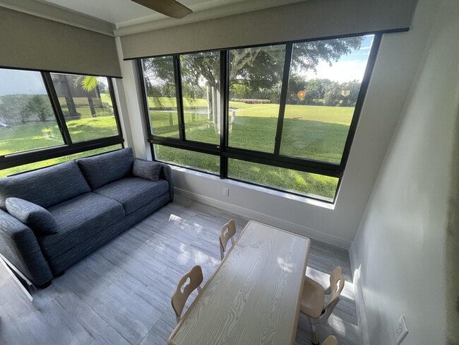 Building Photo - 11 Southport Ln