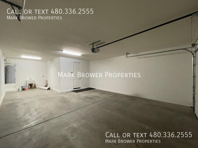 Building Photo - 18422 W Ida Ln