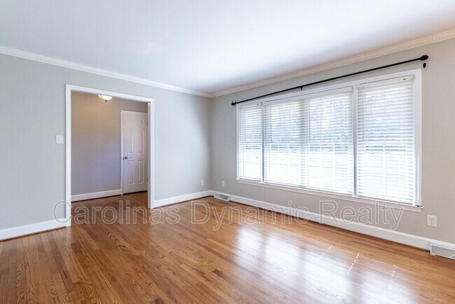 Building Photo - 6618 Castlegate Dr