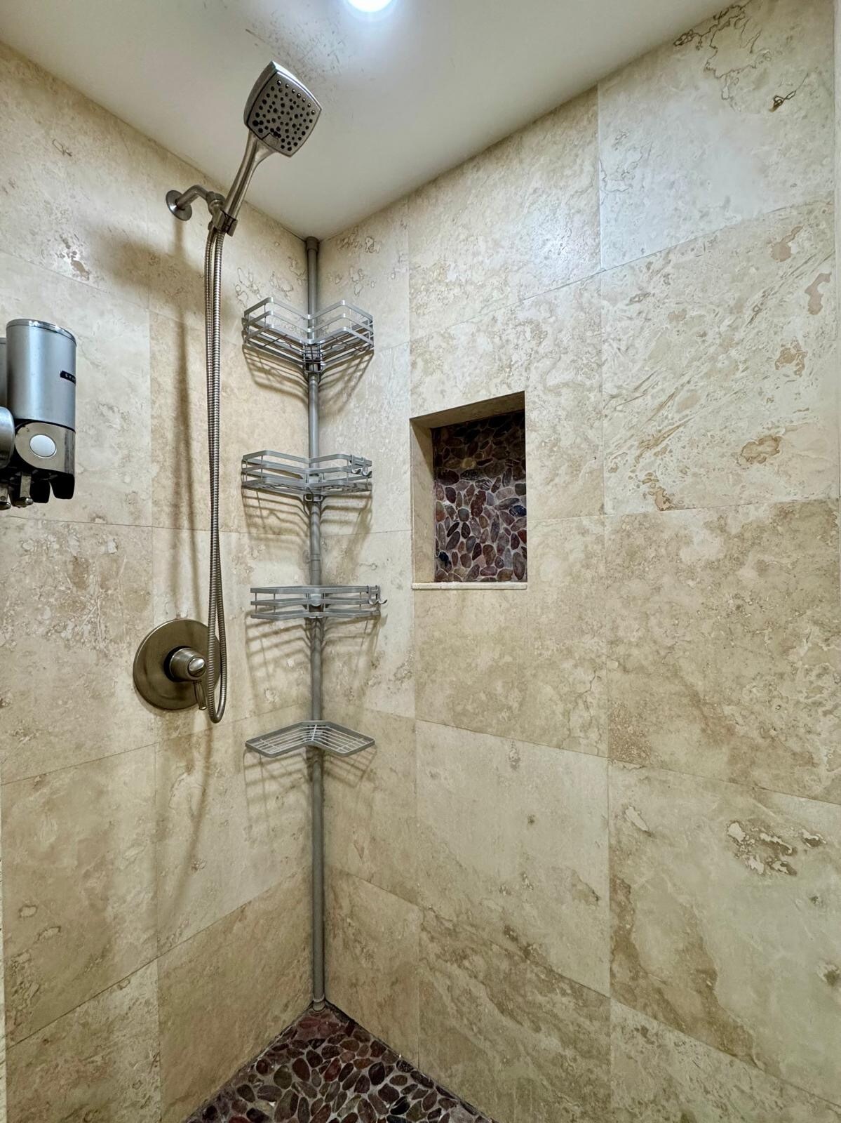 Building Photo - 2542 Monroe St