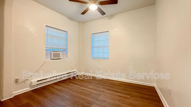 Building Photo - 3027 Peronne Ave