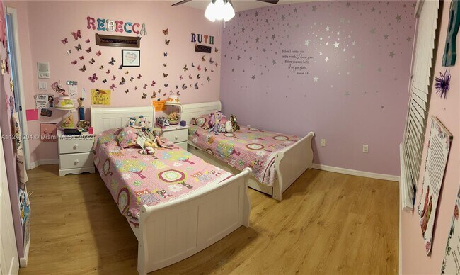 Building Photo - 803 SW 118th Ave