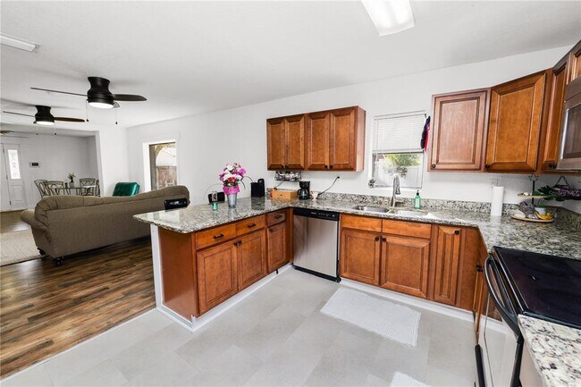 Building Photo - 1250 Mitchell St