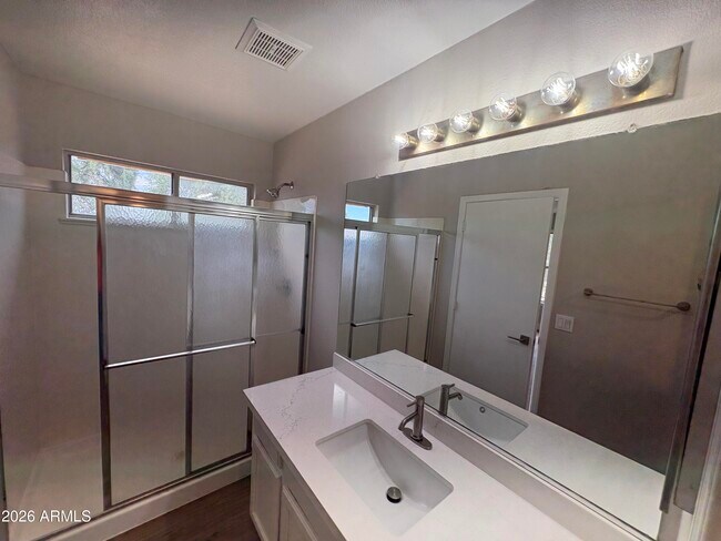 Building Photo - 2370 S Apache Dr