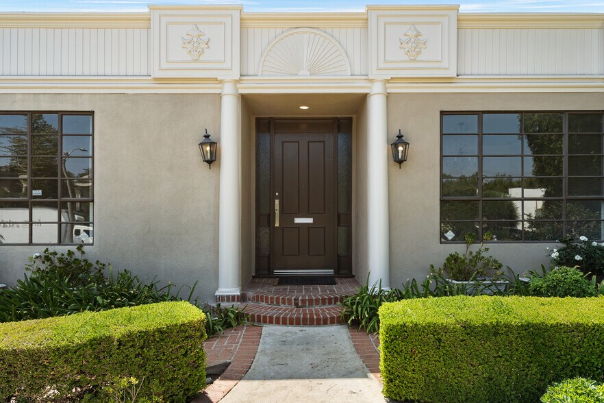 Building Photo - 519 N Rexford Dr