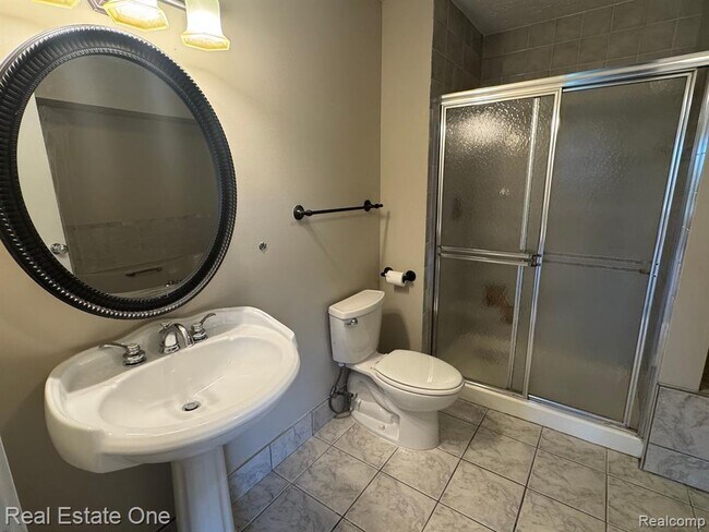 Building Photo - 19317 Surrey Ln