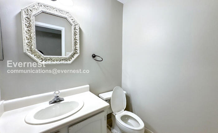 Building Photo - 684 Idlewild Cir