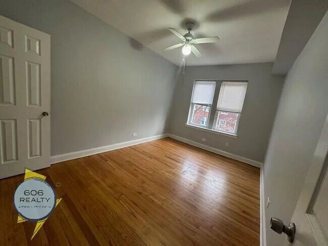Building Photo - 7346 N Damen Ave